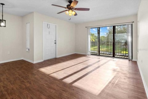Condo in Tarpon Springs, Florida, 2 bedrooms  № 1443037 - photo 2