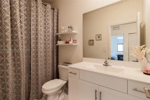 Townhouse in Hialeah, Florida 3 bedrooms, 158.68 sq.m. № 1864625 - photo 28