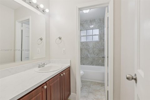 Casa en venta en Miami Gardens, Florida, 3 dormitorios № 2000215 - foto 20
