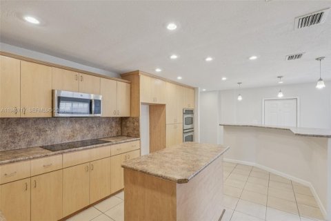 Casa en venta en Miami Gardens, Florida, 3 dormitorios № 2000215 - foto 9