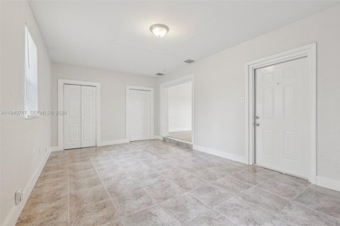 Casa en venta en Miami Gardens, Florida, 3 dormitorios № 2000215 - foto 18