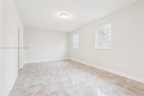 Casa en venta en Miami Gardens, Florida, 3 dormitorios № 2000215 - foto 15