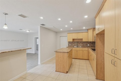 Casa en venta en Miami Gardens, Florida, 3 dormitorios № 2000215 - foto 7