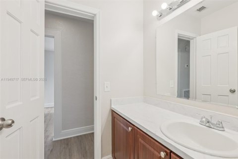 Casa en venta en Miami Gardens, Florida, 3 dormitorios № 2000215 - foto 21