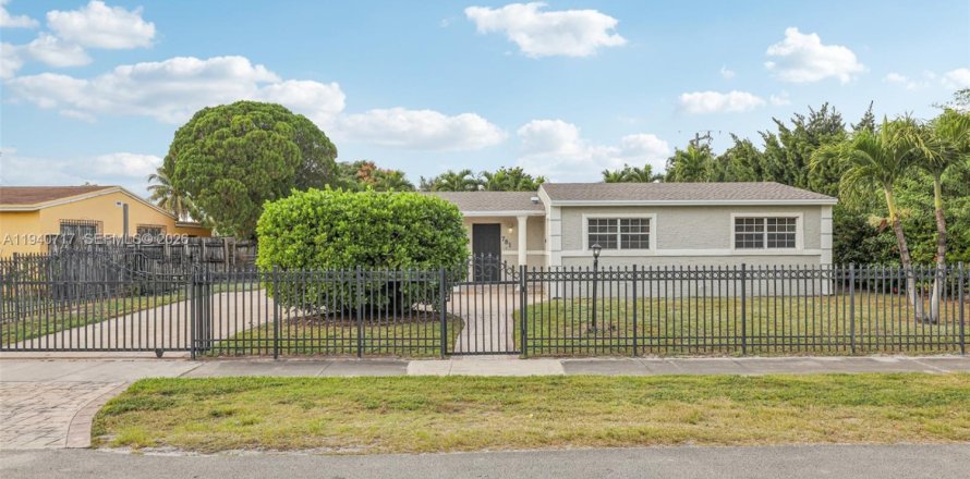 Casa en Miami Gardens, Florida 3 dormitorios № 2000215