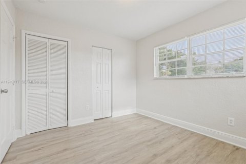 Casa en venta en Miami Gardens, Florida, 3 dormitorios № 2000215 - foto 25