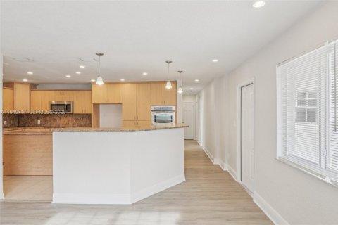 Casa en venta en Miami Gardens, Florida, 3 dormitorios № 2000215 - foto 12