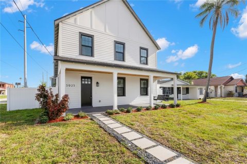 Villa ou maison à Tampa, Floride 5 chambres, 225.94 m2 № 2324929