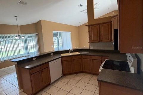 Villa ou maison à louer à Ocala, Floride: 3 chambres, 192.87 m2 № 2420350 - photo 3