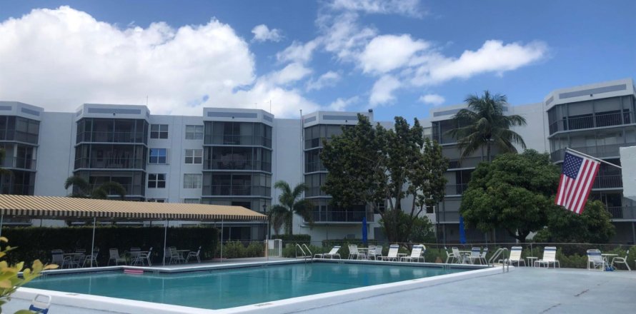 Condominio en Boca Raton, Florida, 3 dormitorios № 945084