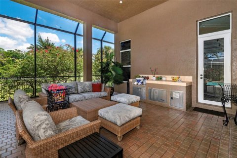 Casa en venta en Pembroke Pines, Florida, 5 dormitorios, 375.88 m2 № 1698900 - foto 11
