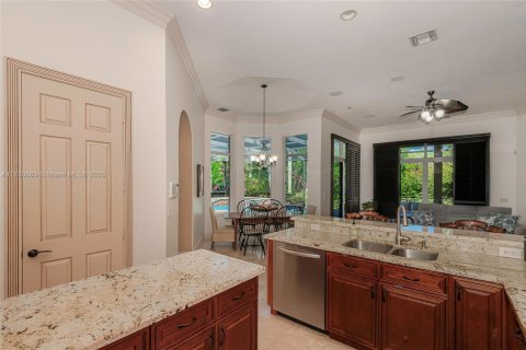 Casa en venta en Pembroke Pines, Florida, 5 dormitorios, 375.88 m2 № 1698900 - foto 24