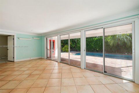 House in Key Biscayne, Florida 4 bedrooms, 170.1 sq.m. № 1695639 - photo 9