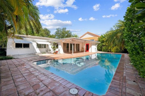 House in Key Biscayne, Florida 4 bedrooms, 170.1 sq.m. № 1695639 - photo 1