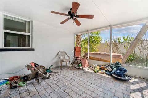 House in Saint Pete Beach, Florida 3 bedrooms, 126.9 sq.m. № 1835678 - photo 17