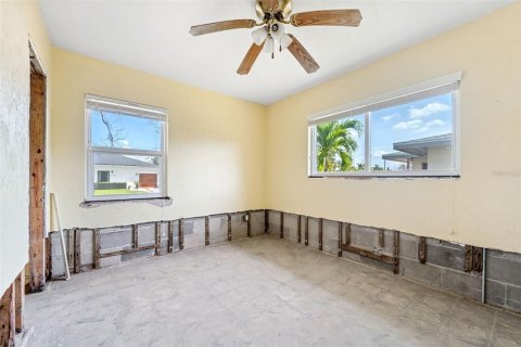 House in Saint Pete Beach, Florida 3 bedrooms, 126.9 sq.m. № 1835678 - photo 13