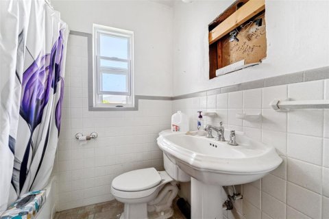 House in Saint Pete Beach, Florida 3 bedrooms, 126.9 sq.m. № 1835678 - photo 15