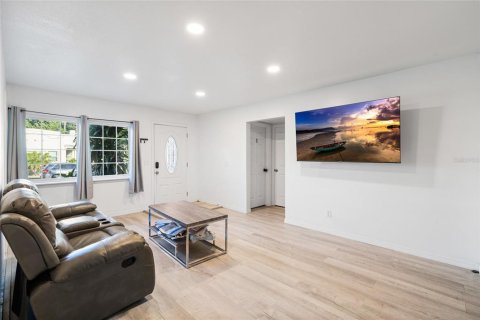 Villa ou maison à vendre à Saint Petersburg, Floride: 5 chambres, 199.09 m2 № 2427064 - photo 6