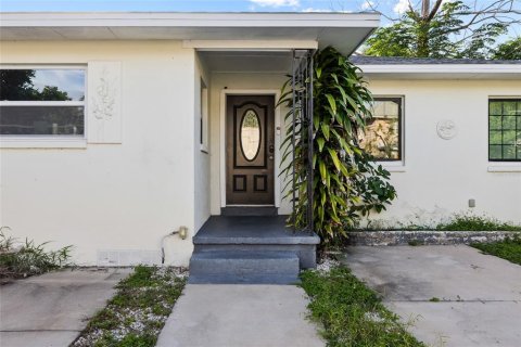 Villa ou maison à vendre à Saint Petersburg, Floride: 5 chambres, 199.09 m2 № 2427064 - photo 3