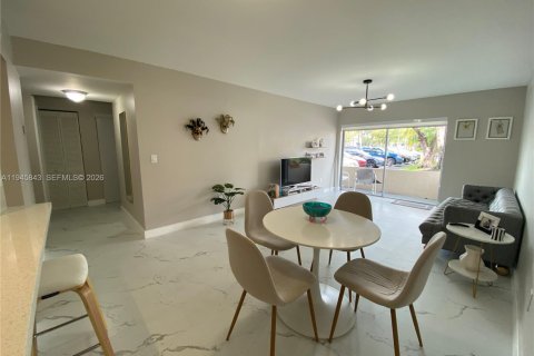 Appartement à louer à Miami, Floride: 1 chambre, 66.43 m2 № 2002139 - photo 6