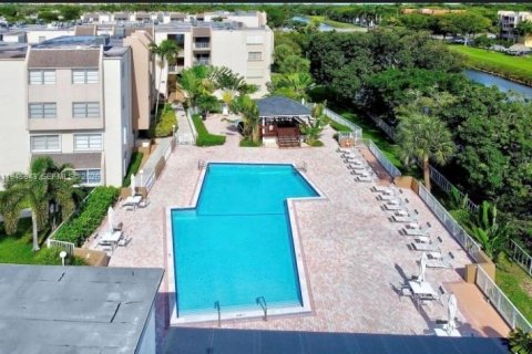 Appartement à louer à Miami, Floride: 1 chambre, 66.43 m2 № 2002139 - photo 14