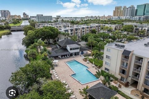 Appartement à louer à Miami, Floride: 1 chambre, 66.43 m2 № 2002139 - photo 17