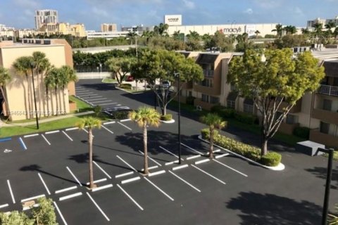 Appartement à louer à Miami, Floride: 1 chambre, 66.43 m2 № 2002139 - photo 12