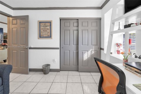 Casa en venta en Miami, Florida, 3 dormitorios, 125.6 m2 № 1704995 - foto 29