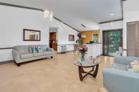Casa en venta en Miami, Florida, 3 dormitorios, 125.6 m2 № 1704995 - foto 3