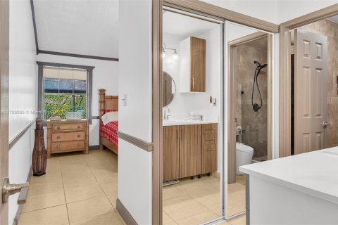 Casa en venta en Miami, Florida, 3 dormitorios, 125.6 m2 № 1704995 - foto 24