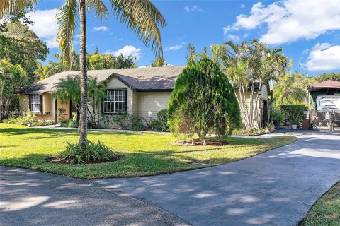 Casa en venta en Miami, Florida, 3 dormitorios, 125.6 m2 № 1704995 - foto 2