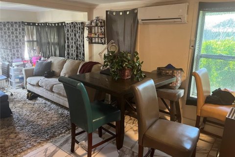 House in Clearwater, Florida 3 bedrooms, 60.57 sq.m. № 1354091 - photo 6