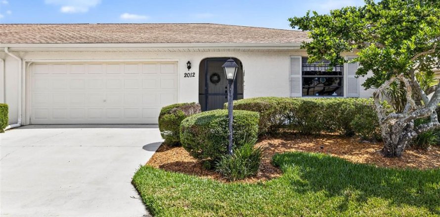 Condominio en Sun City Center, Florida, 2 dormitorios № 1833554