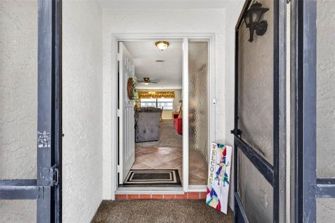 Condominio en venta en Sun City Center, Florida, 2 dormitorios, 111.76 m2 № 1833554 - foto 3