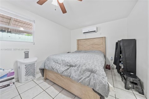 House in Miami, Florida 3 bedrooms, 136.57 sq.m. № 2003583 - photo 26