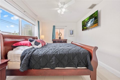 House in Miami, Florida 3 bedrooms, 136.57 sq.m. № 2003583 - photo 17