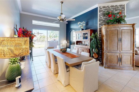 House in Homestead, Florida 5 bedrooms, 228.54 sq.m. № 1987353 - photo 11