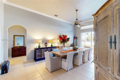 House in Homestead, Florida 5 bedrooms, 228.54 sq.m. № 1987353 - photo 12