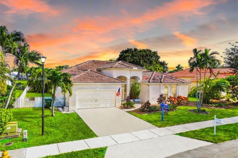 House in Homestead, Florida 5 bedrooms, 228.54 sq.m. № 1987353 - photo 3