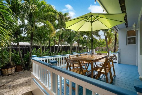House in Hallandale Beach, Florida 5 bedrooms, 173.36 sq.m. № 2267954 - photo 11
