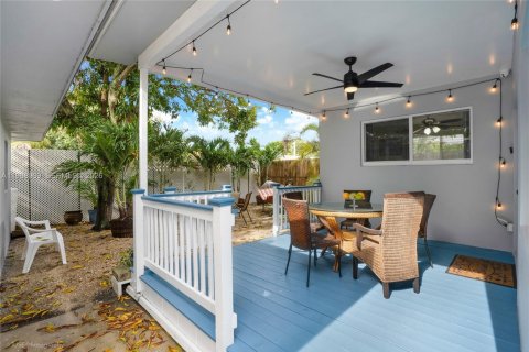House in Hallandale Beach, Florida 5 bedrooms, 173.36 sq.m. № 2267954 - photo 24