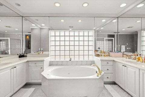 Villa ou maison à vendre à Plantation, Floride: 4 chambres, 248.42 m2 № 2070772 - photo 8