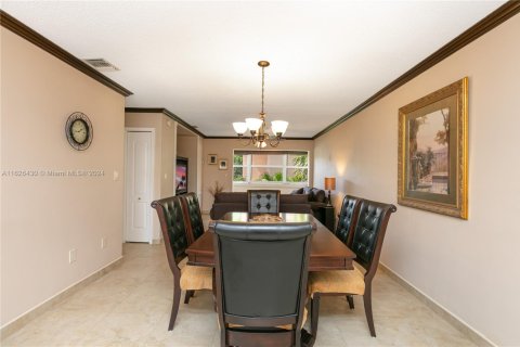 Condo in Hallandale Beach, Florida, 1 bedroom  № 1980962 - photo 17