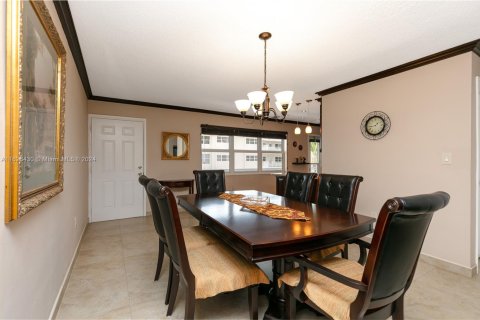 Condo in Hallandale Beach, Florida, 1 bedroom  № 1980962 - photo 16