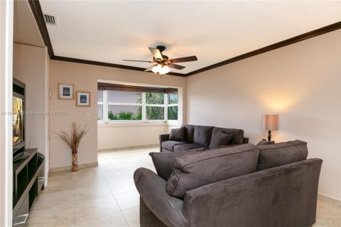 Condo in Hallandale Beach, Florida, 1 bedroom  № 1980962 - photo 19