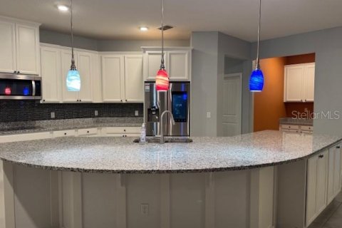 Casa en venta en Orlando, Florida, 4 dormitorios, 255.76 m2 № 1733180 - foto 2