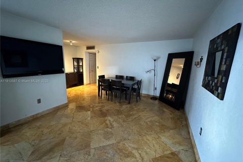 Снять в аренду кондоминиум в Майами, Флорида 1 спальня, 56.76м2, № 1968878 - фото 2
