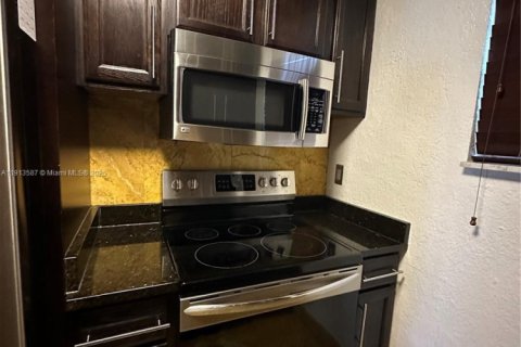 Снять в аренду кондоминиум в Майами, Флорида 1 спальня, 56.76м2, № 1968878 - фото 8