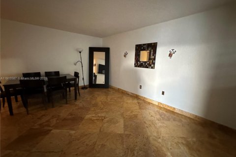 Снять в аренду кондоминиум в Майами, Флорида 1 спальня, 56.76м2, № 1968878 - фото 4