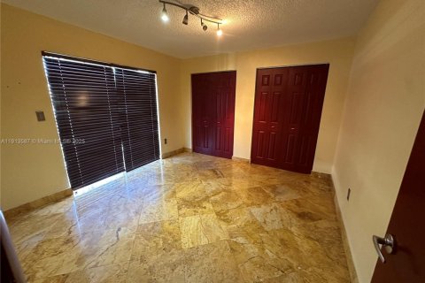 Снять в аренду кондоминиум в Майами, Флорида 1 спальня, 56.76м2, № 1968878 - фото 6